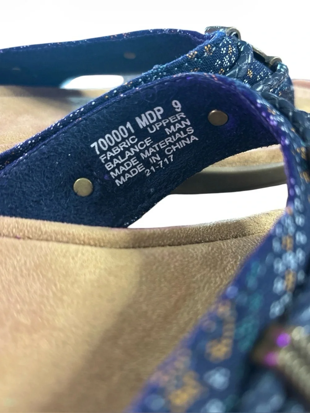 Minnetonka Silverthorne Sandals Sz 9